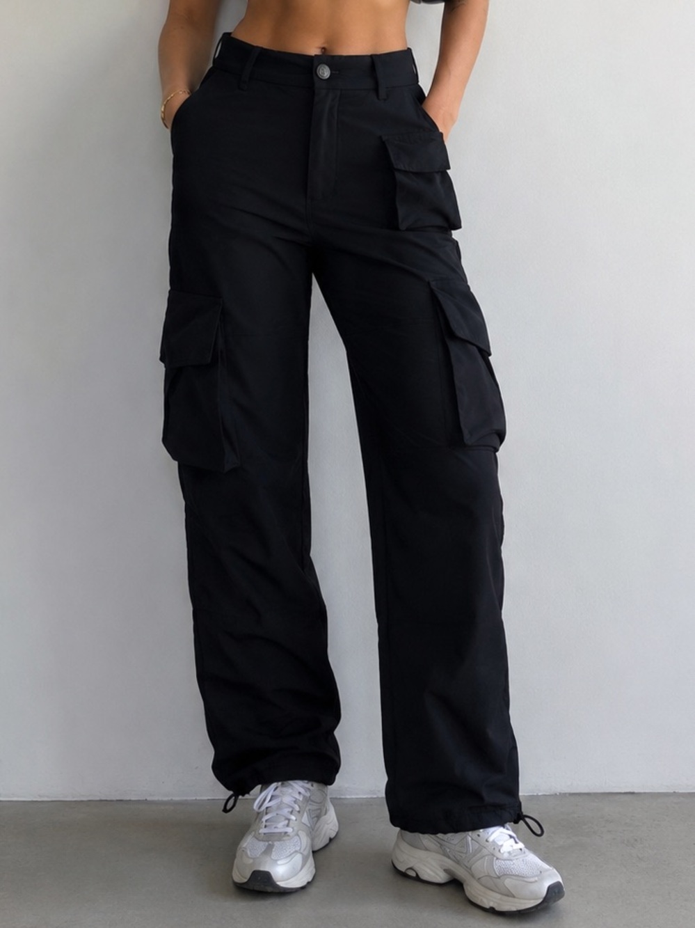 Wilfred Aritzia Project Cargo Pants Black NWT Size 10 Utility Parachute